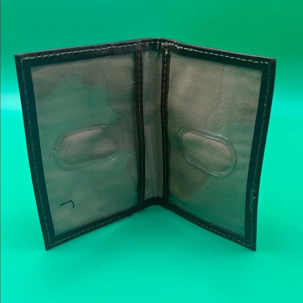 💥2/$10 Dockers minimalist Dark Brown Leather Card Holder